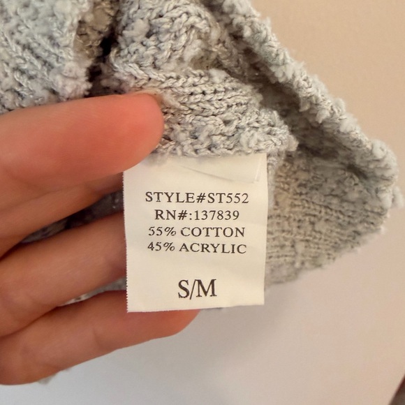 Light Gray Ribbed V-Neck Tank Top - Picture 5 of 5